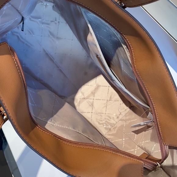 Michael Kors Gilly Travel Large Drawstring Tote - Picture 15 of 16